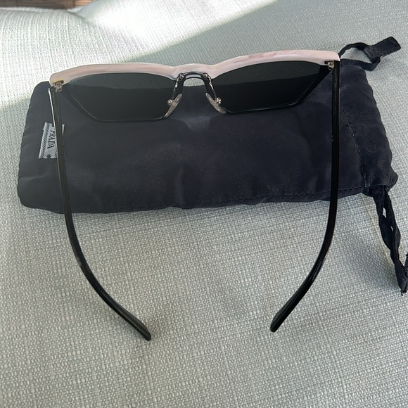 Prada shades black and white (AUTHENTIC) only worn once - Picture 6 of 6
